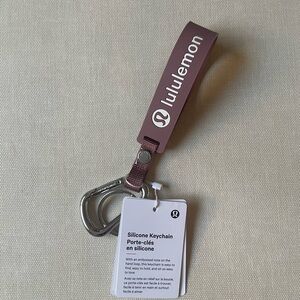 Lululemon silicone keychain - Spiced Chai/Light Ivory